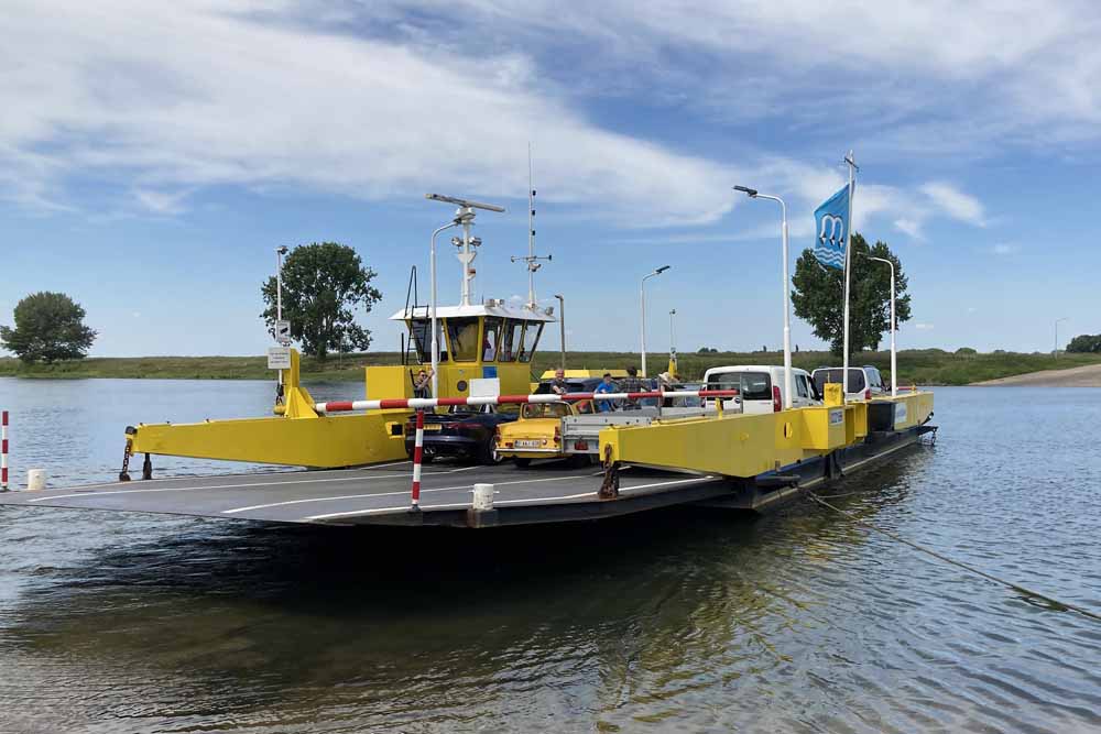 Hotel Restaurant Hoogeerd Rivier Pond