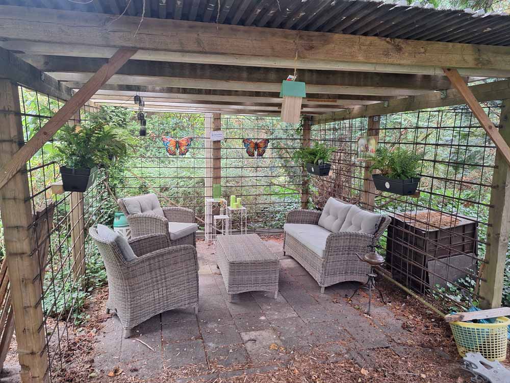 bed and bike achtertuin terras