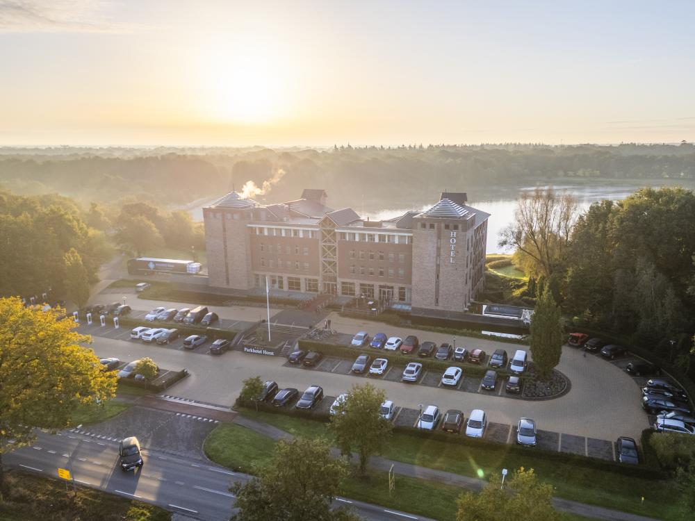 Buitenaanzicht Parkhotel Horst