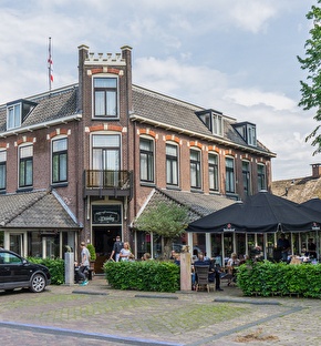 Voorzijde hotel Wesseling 